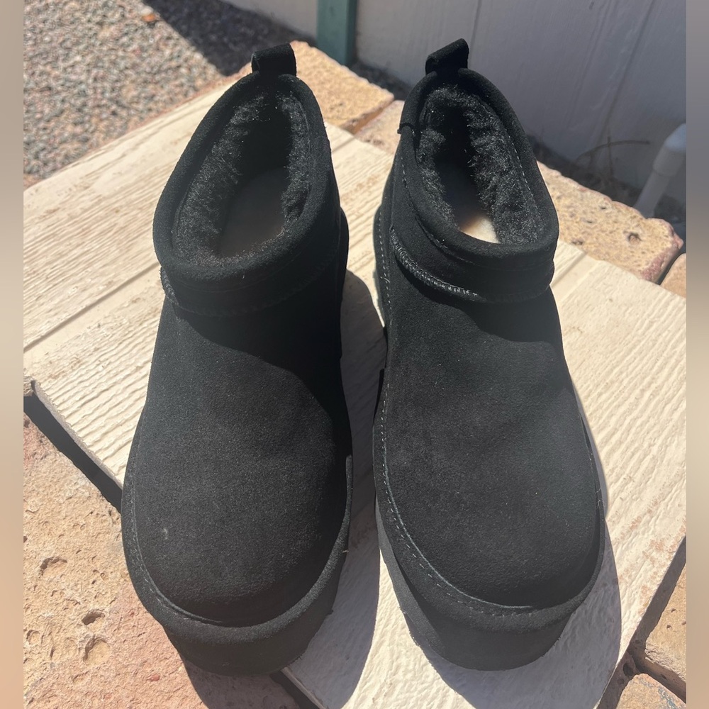 BearPaw Retro Super Shorty Platform Boots Size 8
